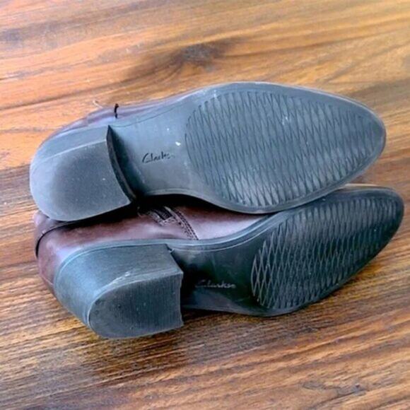 Clarks Women’s Ankle Boots Size 7 Comfort Neutral Leather Quiet Luxury - Picture 6 of 7